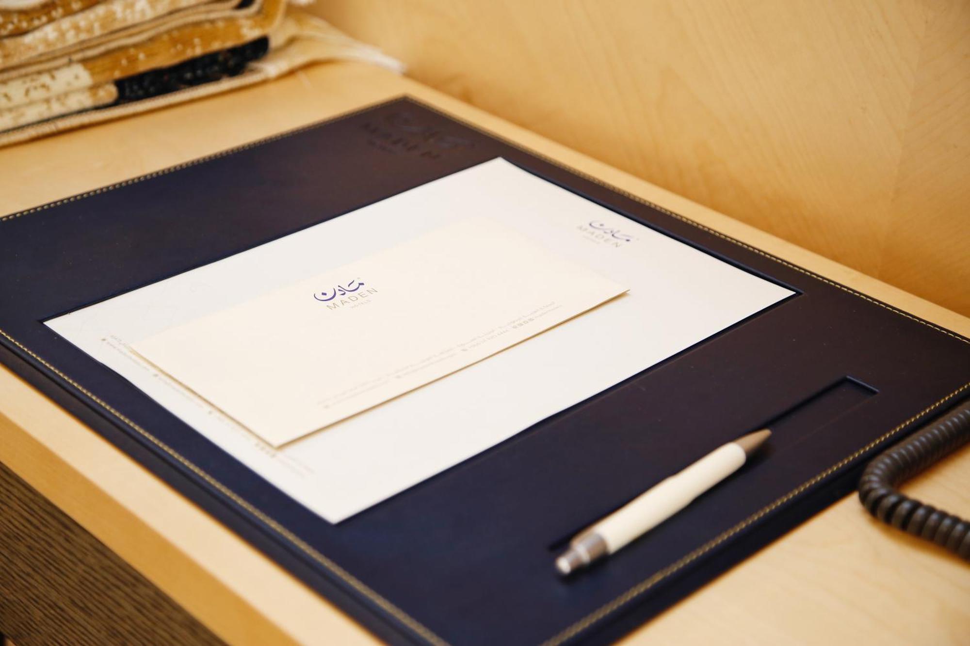Maden Alrawda Hotel Medina Exterior photo A pen and notepad
