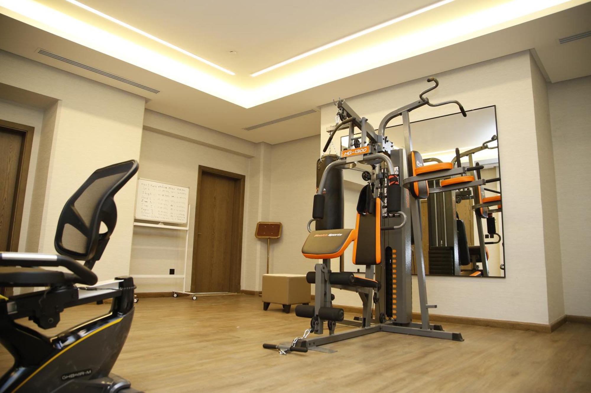 Maden Alrawda Hotel Medina Exterior photo The gym at the hotel