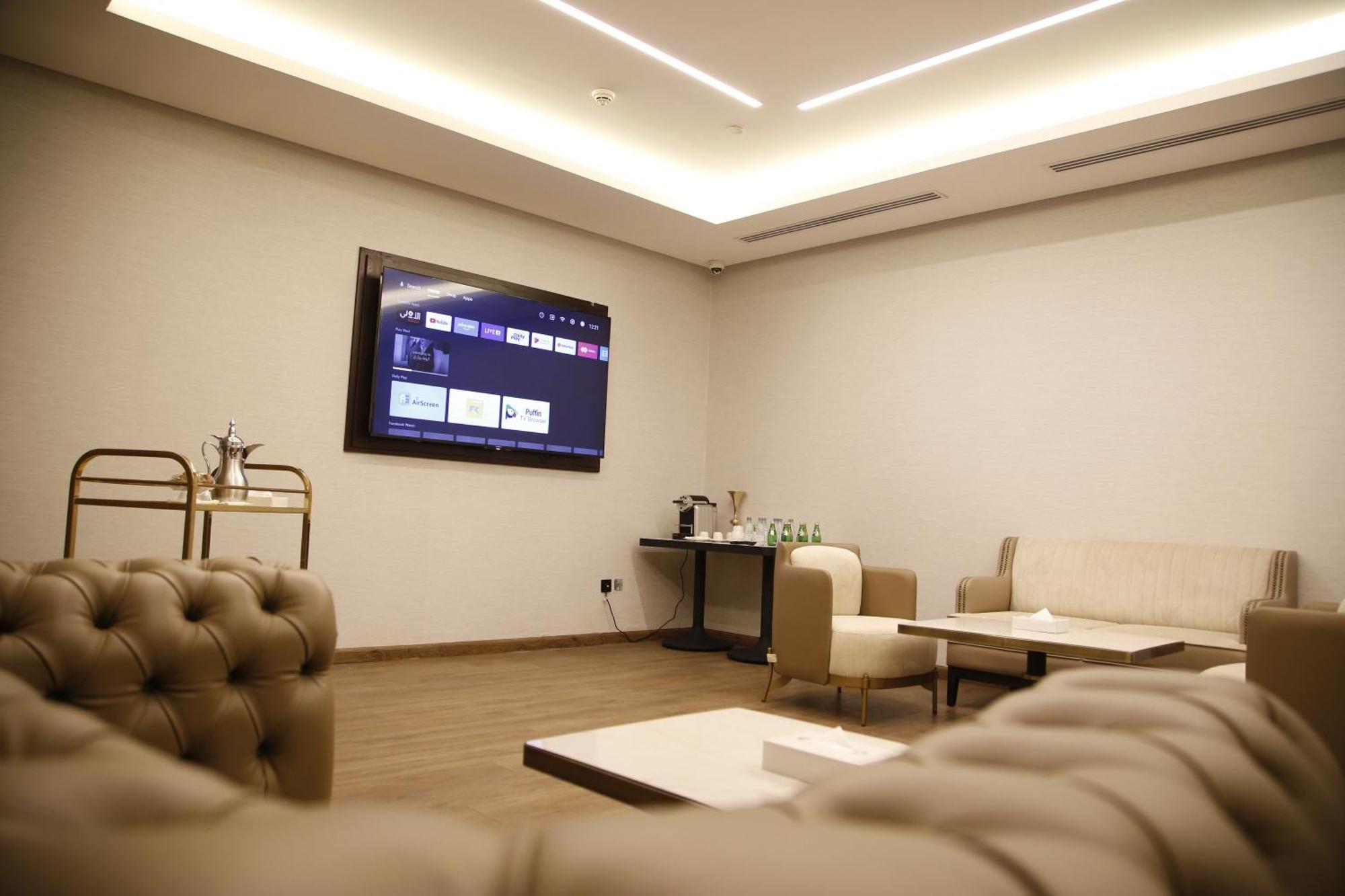 Maden Alrawda Hotel Medina Exterior photo The lounge at the airport