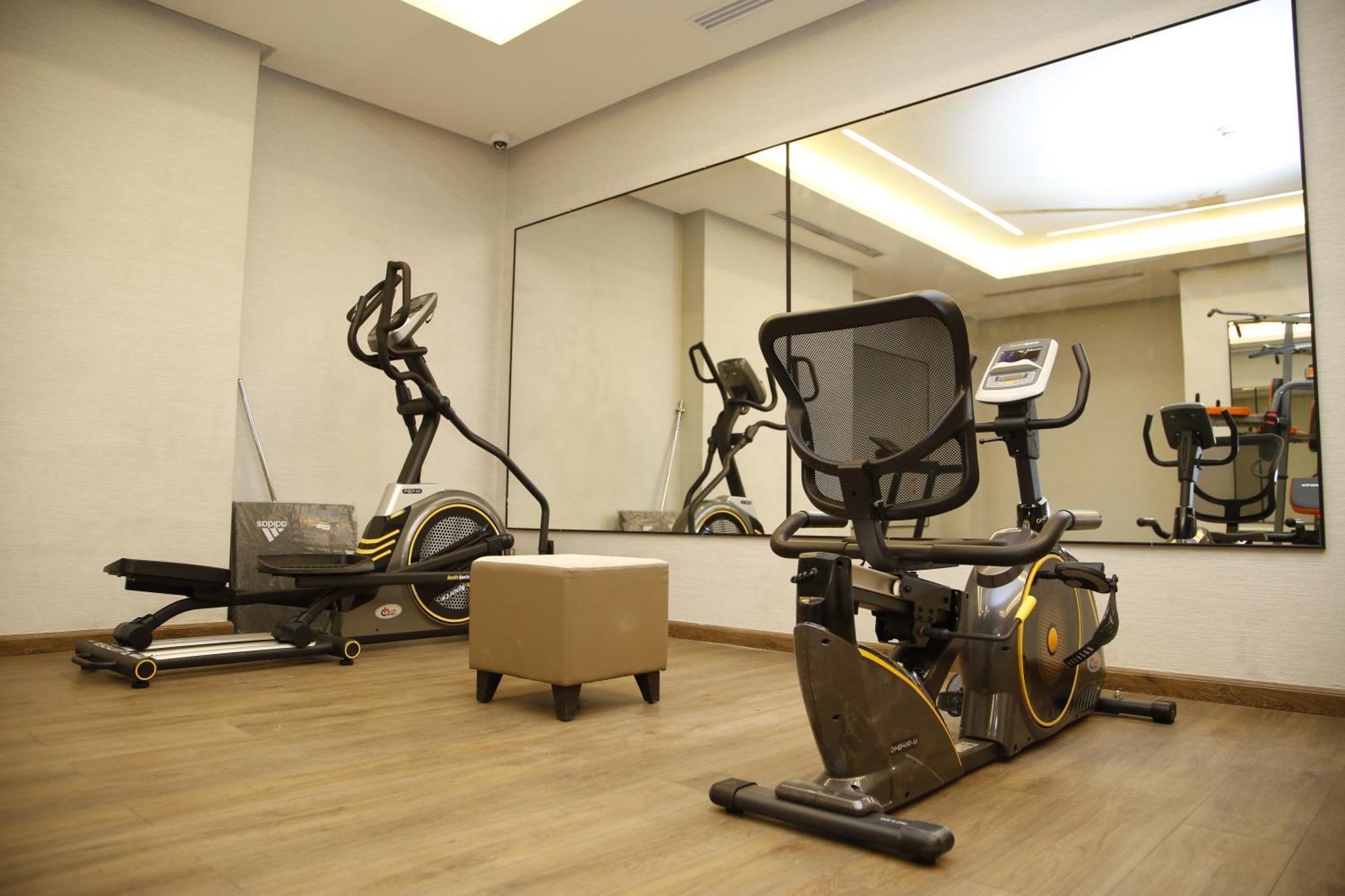 Maden Alrawda Hotel Medina Exterior photo A gym at a hotel