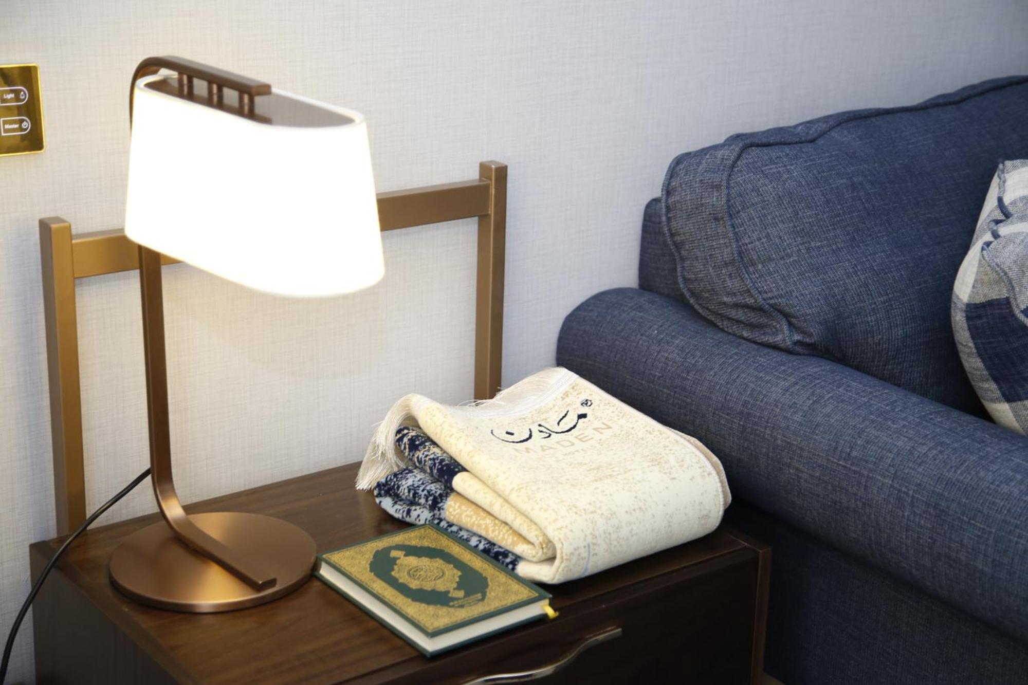 Maden Alrawda Hotel Medina Exterior photo A table lamp