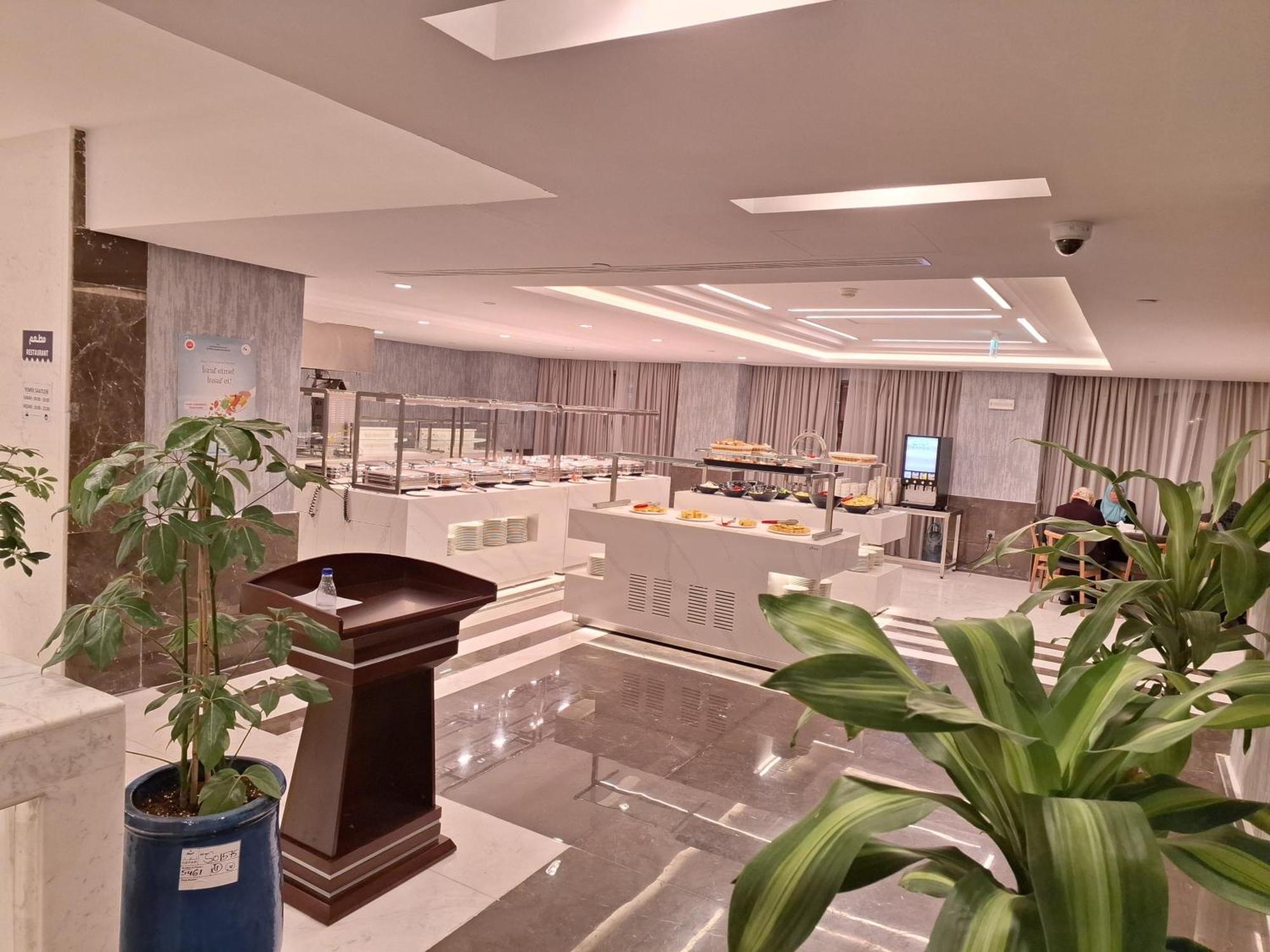 Maden Alrawda Hotel Medina Exterior photo The lounge at the airport
